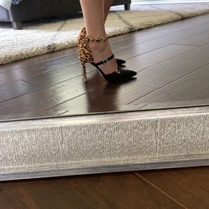 Jessica Simpson Black and Cheetah Pumps
